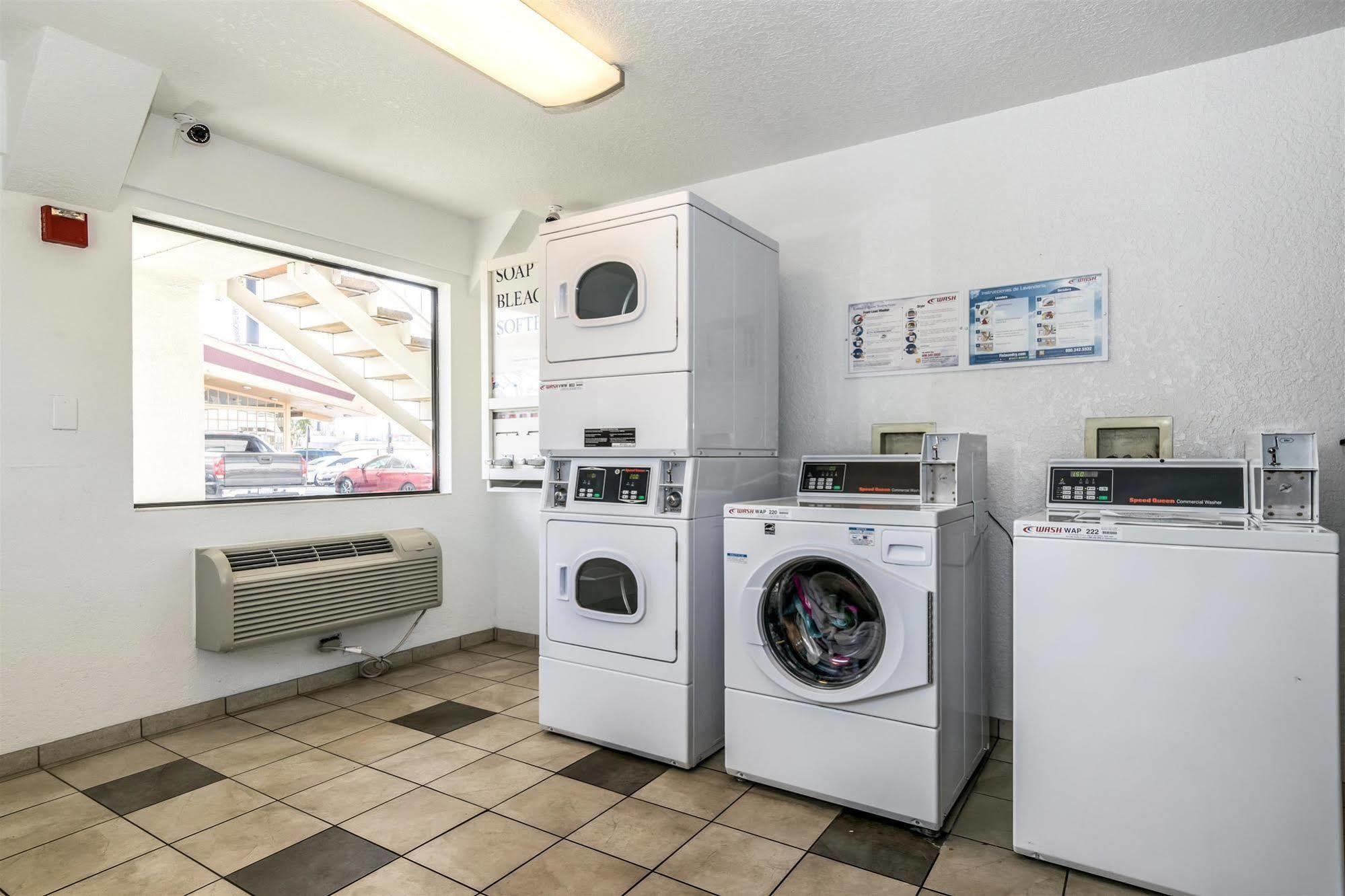 Motel 6-Anaheim, Ca - Fullerton East Zewnętrze zdjęcie