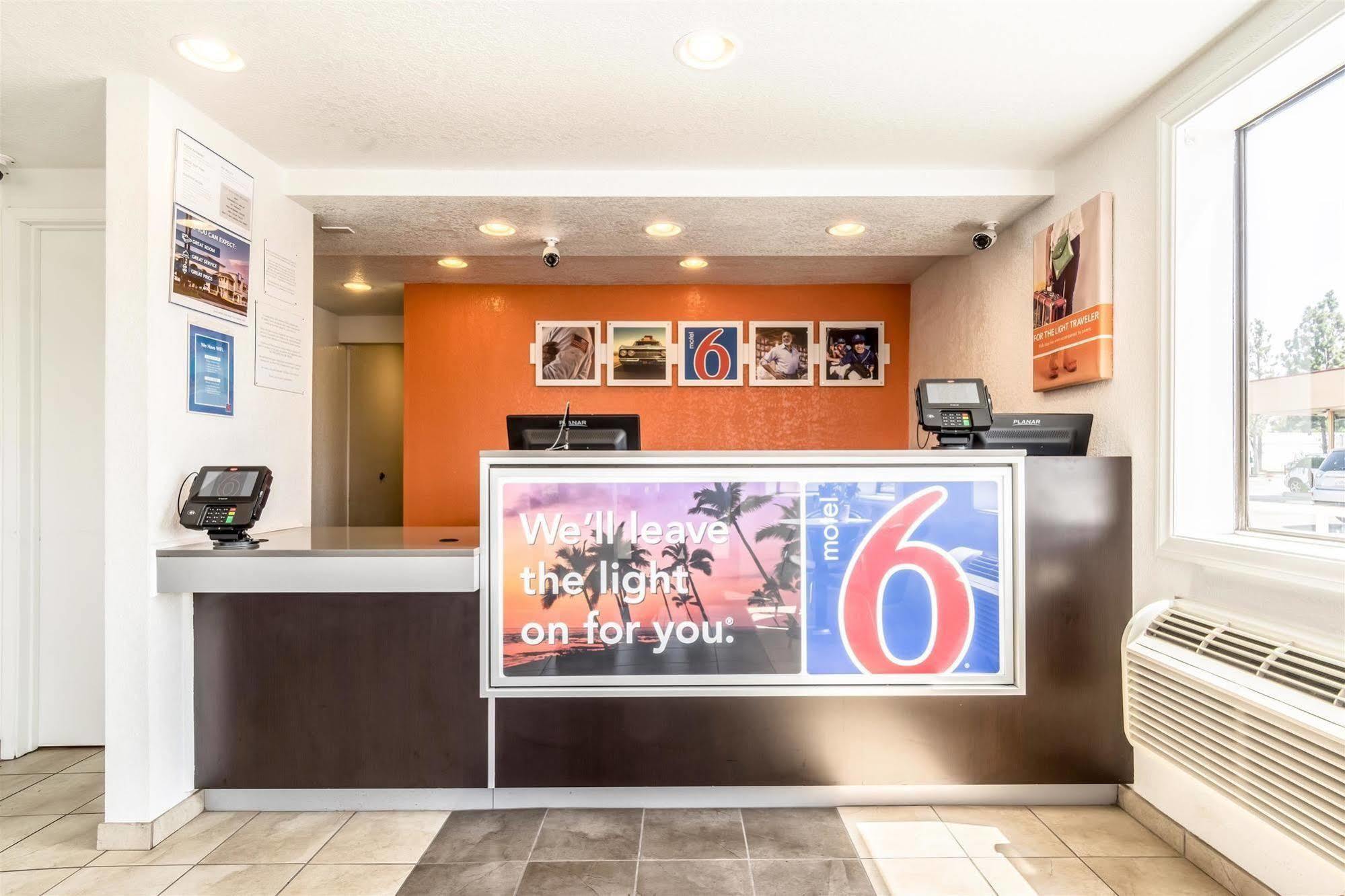 Motel 6-Anaheim, Ca - Fullerton East Zewnętrze zdjęcie